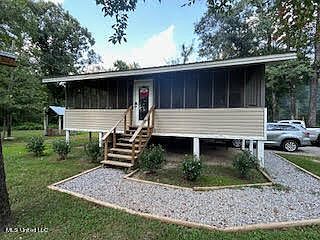 1st image of 165 Plum Bluff Dr