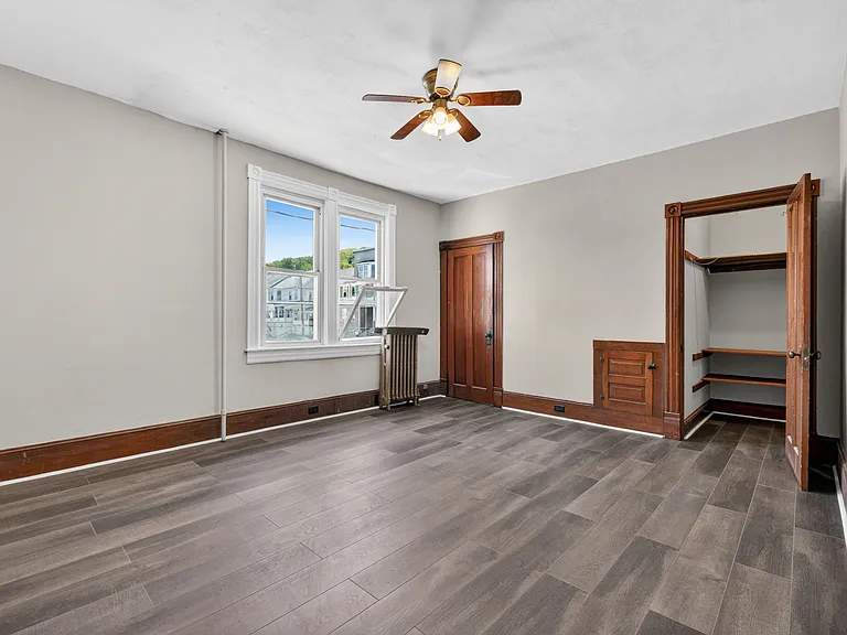 265-267 E Bertsch St #3 — Photo 8