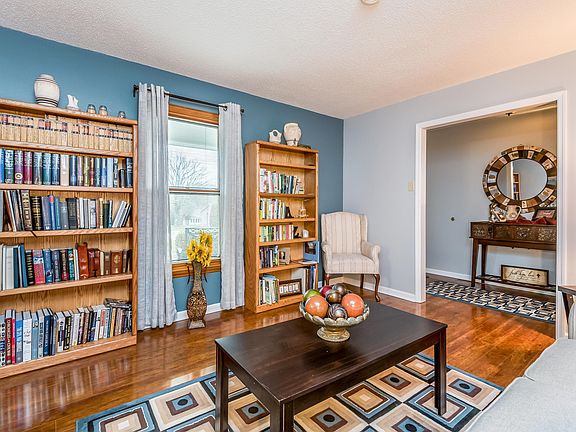 5th image of 613 Lark Meadow Dr