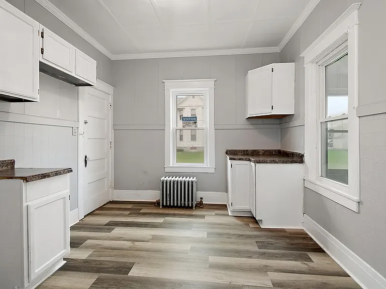 152 S Greenwood Ave — Photo 2
