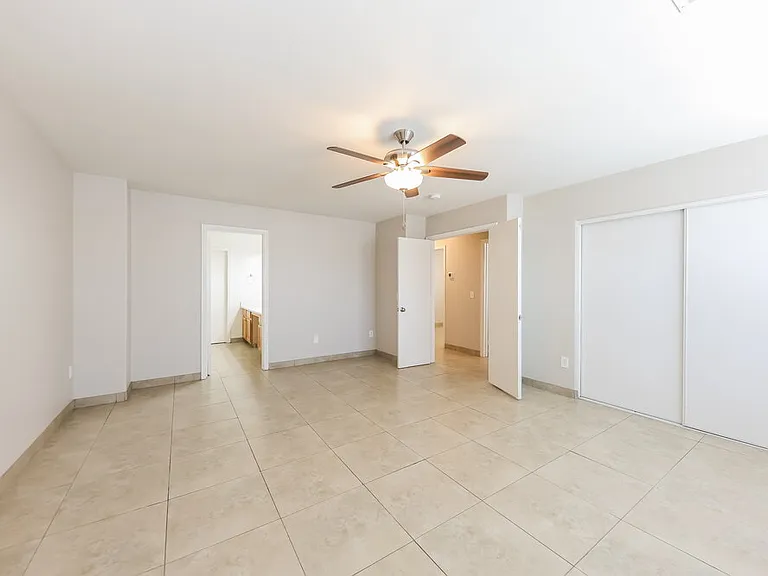 12209 W Flanagan St — Photo 10