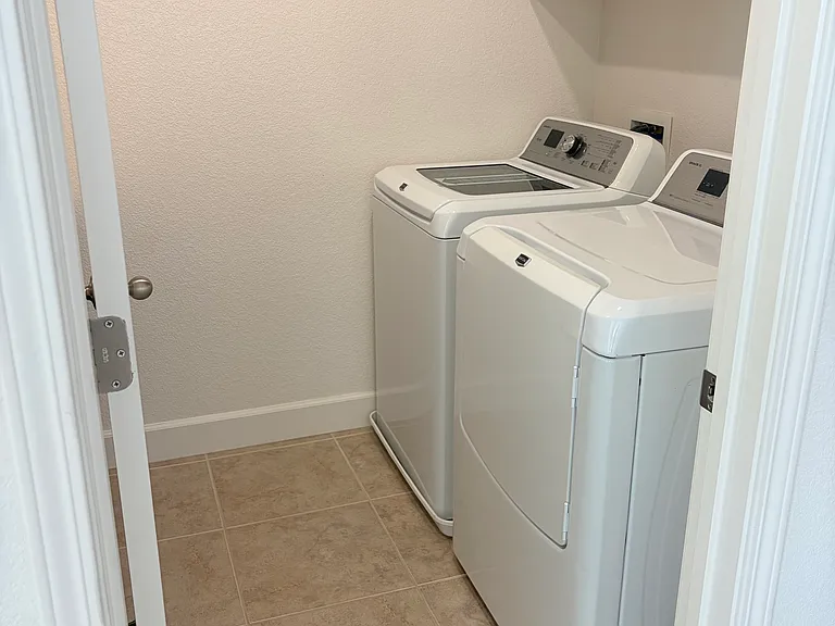 1475 Leonard Ct — Photo 20