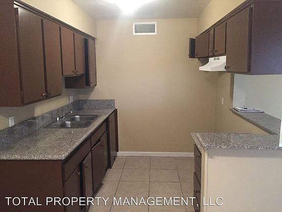 4th image of 528 Calcaterra Cir APT E