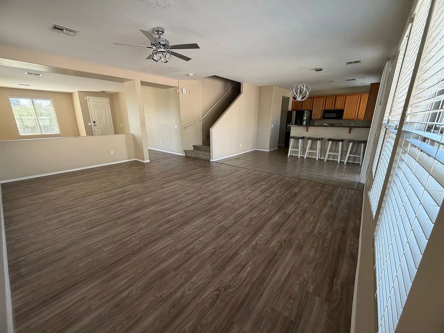 Beautiful Surprise Home with large loft and extra living room space — Photo 4