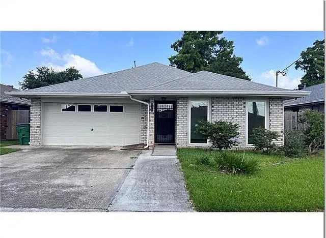 1112 Field Ave