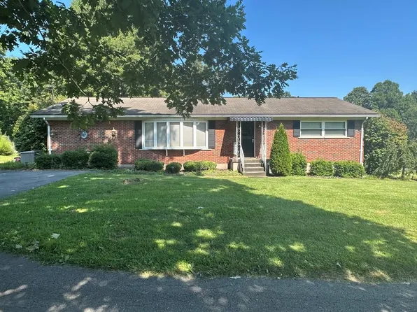 69 Gill Ln, Fayetteville, WV 25840