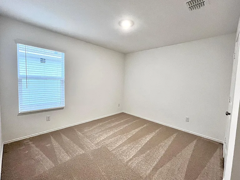 411 Ashbrook Way — Photo 13