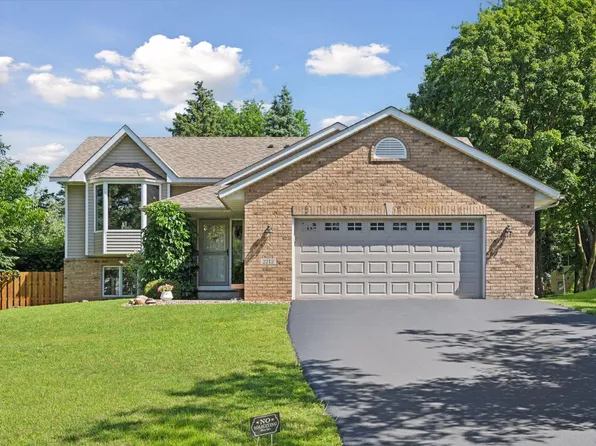 2212 Horizon Pl, Burnsville, MN 55337