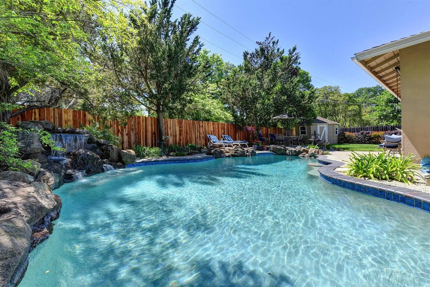 1722 Russell Way photo 1