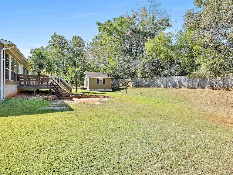 110 Hampton Woods Dr — Photo 6