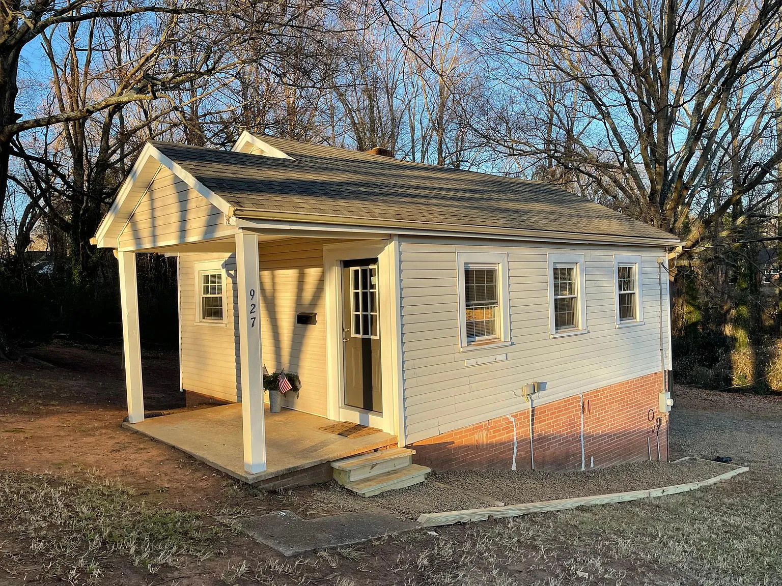 927 E Front St — Photo 1