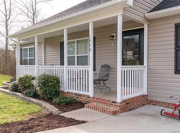 3rd image of 1559 Seejay Ct