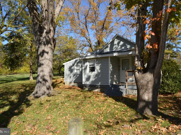 17725 Batestown Rd, Dumfries, VA 22025