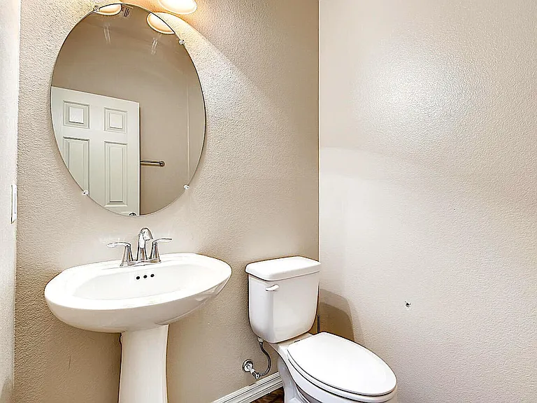 8117 Ancient Oaks Ave — Photo 11
