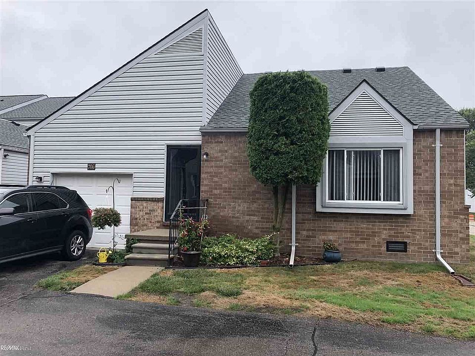 1st image of 706 Claire Pointe Ct E