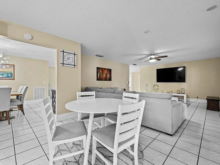 13724 Lilac Pl — Photo 2