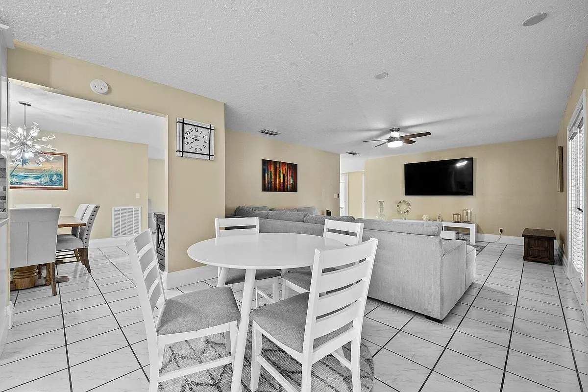 Building Photo - 13724 Lilac Pl