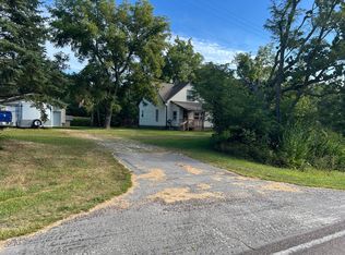 16701 Parnell Rd, Dewitt, IL 61735