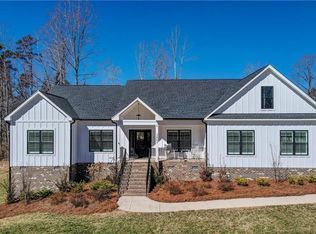 3807 Deerwood Acres Dr, Summerfield, NC 27358