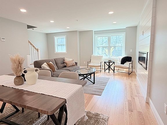 3rd image of 9 Acton Rd #8