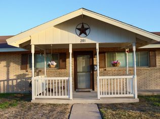 201 Crestline Dr, Del Rio, TX 78840