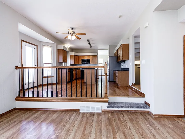 15210 Steinbeck Ln — Photo 8