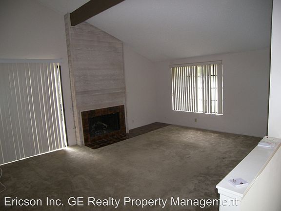 5th image of 633 Greenmeadow Ln
