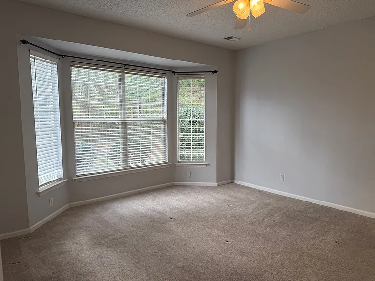 28 Darby Creek Ct — Photo 13