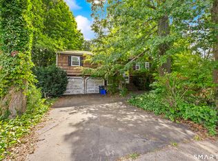 127 Old Field Ln, Milford, CT 06460