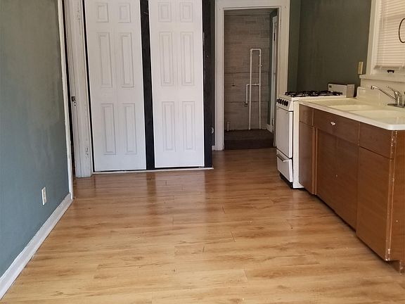 3rd image of 1213 W 149th St