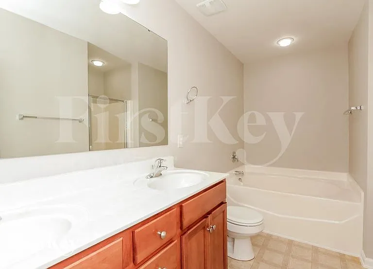706 Perth Dr — Photo 10