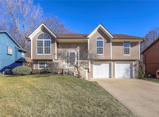 1833 Mourning Dove Dr, Liberty, MO 64068