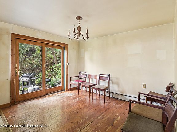 5th image of 157 Neville Road