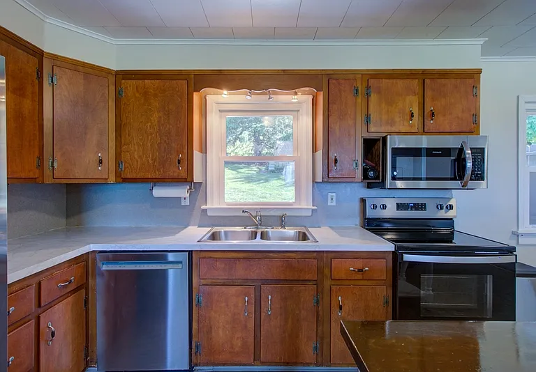 3968 Marietta Ave — Photo 25