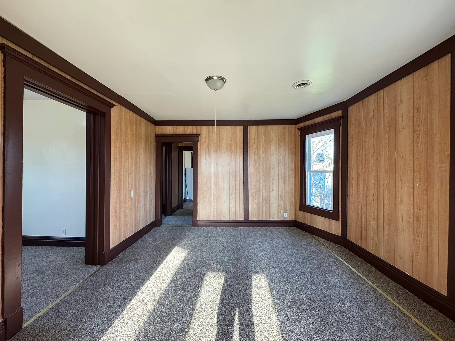 4 bed, 2434 sqft, $1,200 — Photo 4