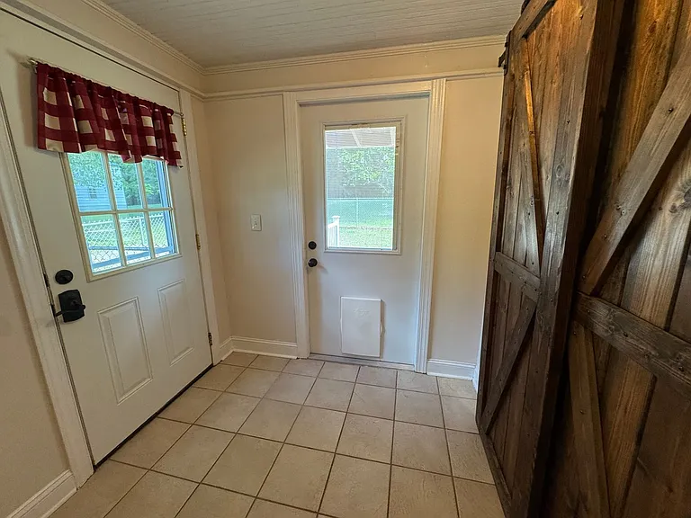 108 Morris Ave — Photo 15