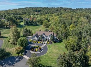 35 Primrose Ln, Basking Ridge, NJ 07920