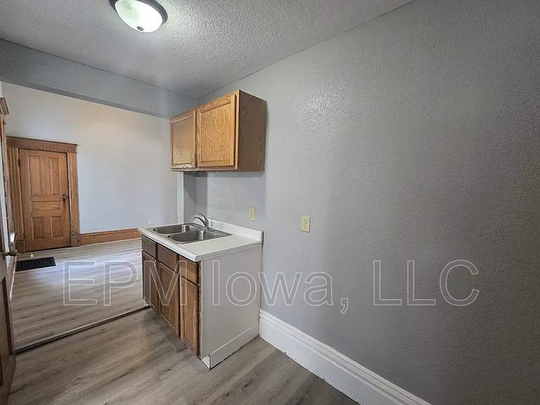 301 Leland Ave — Photo 17