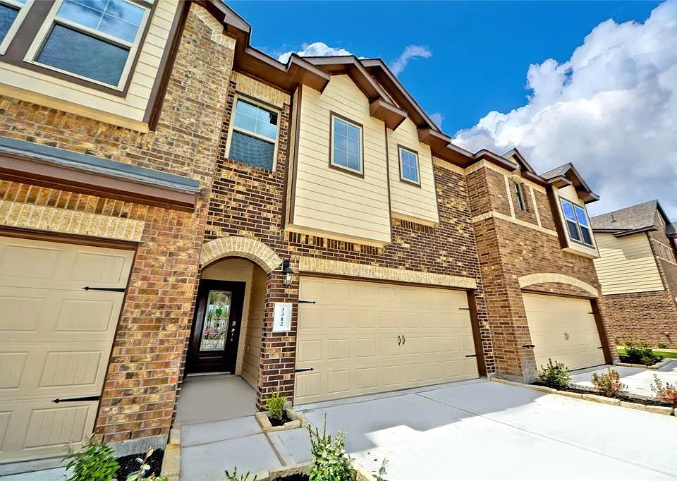 3332 Rainflower Springs Ln