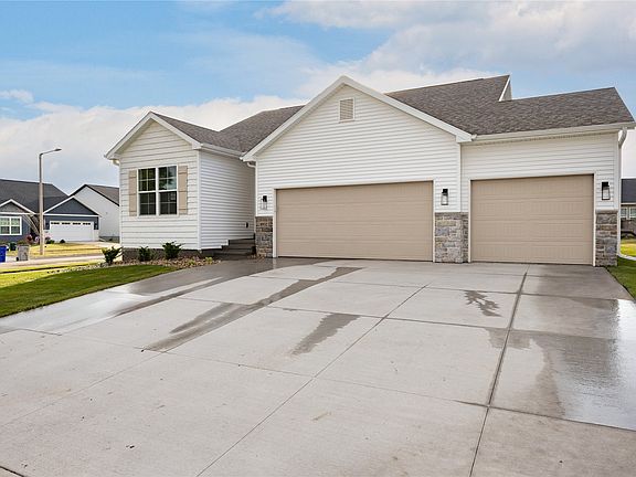 2nd image of 8932 Norway Dr NE