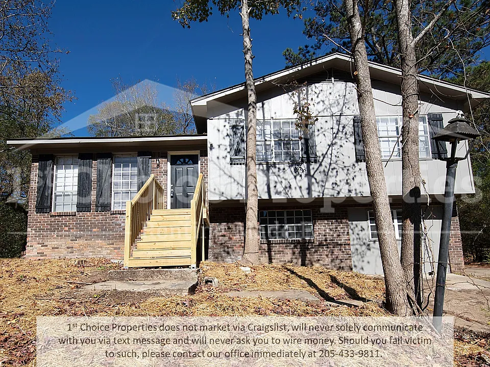 5140 Hickory Dr NE