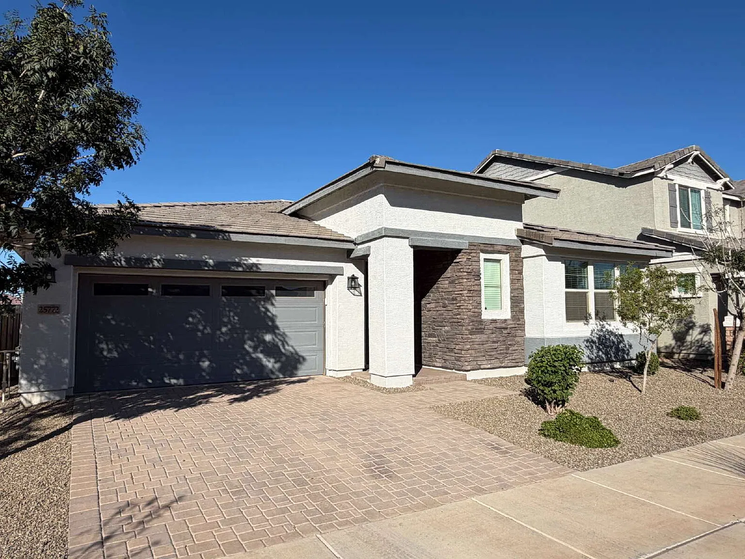 3 bed, 2.5 bath, 2365 sqft, $2,995 — Photo 3
