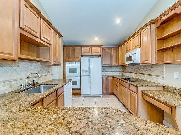 3rd image of 1020 Creeks Bend Dr