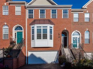 3394 Governors Crest Ct, Alexandria, VA 22310