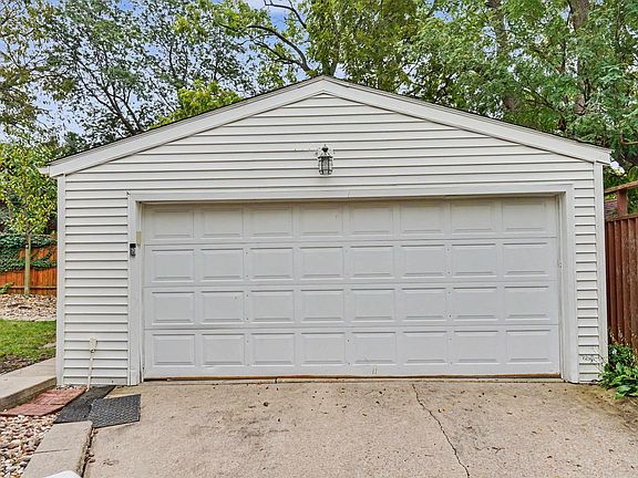 3rd image of 101 Elston Ave