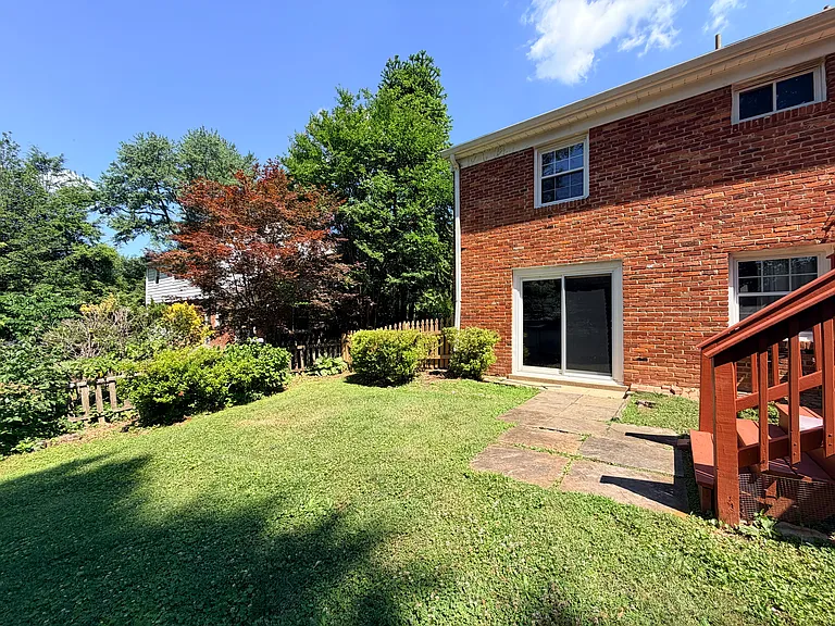 7529 Cayuga Ave — Photo 48