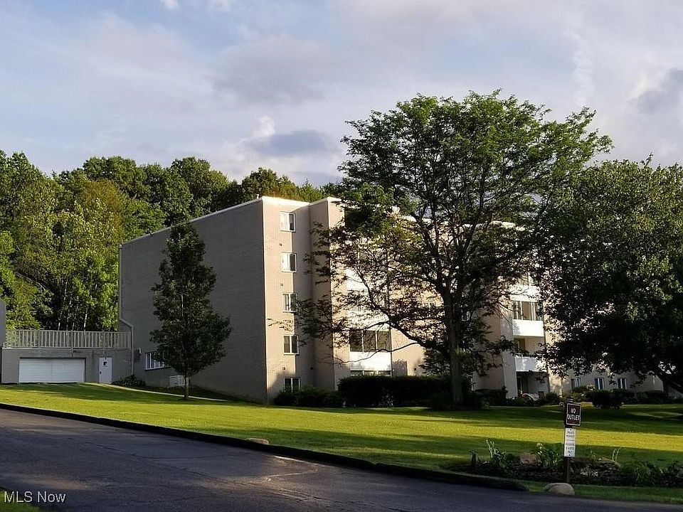 1st image of 520 Meredith Ln APT 307