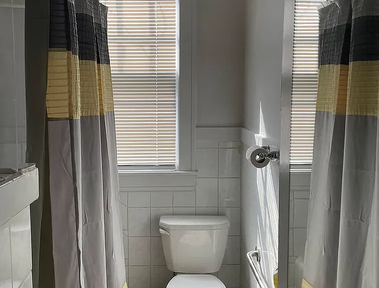 318 W Franklin St — Photo 10