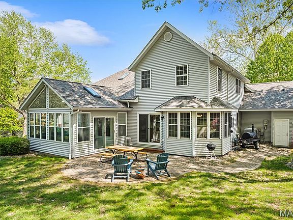 2nd image of 913 Glen Hollow Dr