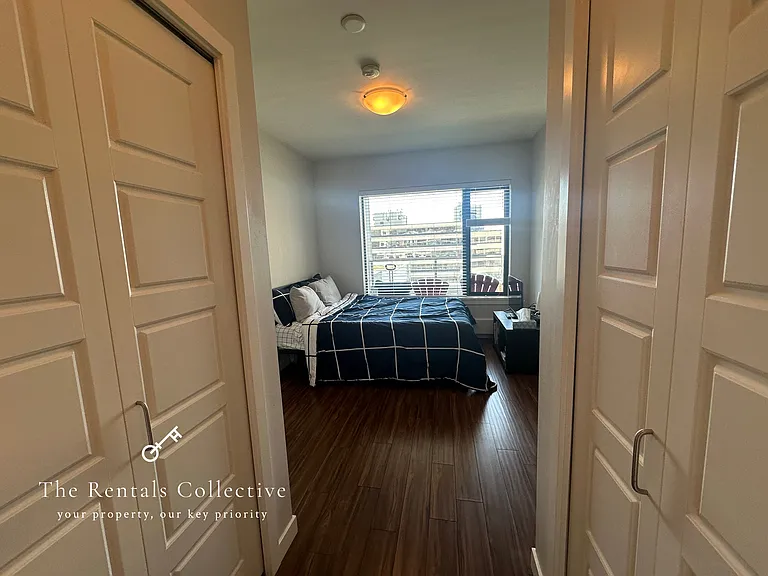 215 W 1st St #204 — Photo 8